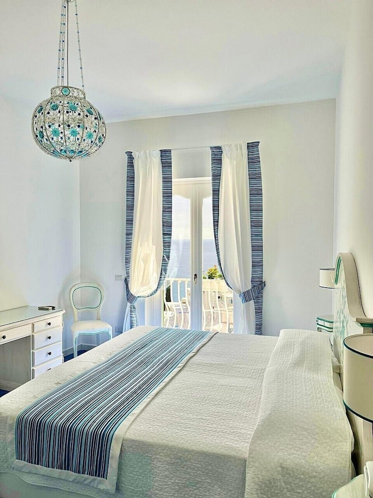 Family Triple Room, Balcony photo 2