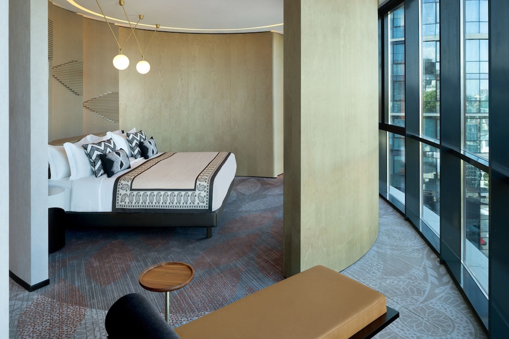Executive Suite, 1 King Bed - Photo 4