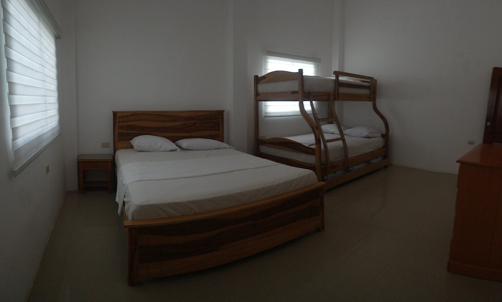 Family Double Room, Multiple Beds, Executive Level photo 2