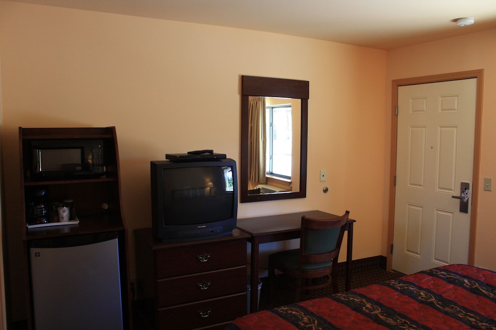Deluxe Room, 1 King Bed photo 2