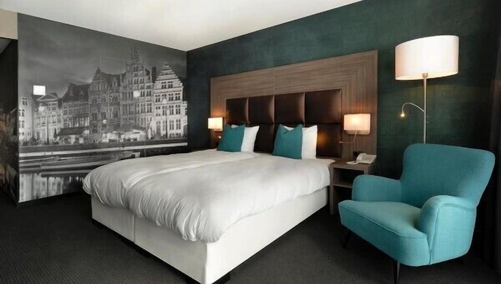 Superior Twin Room (forest side) photo 3