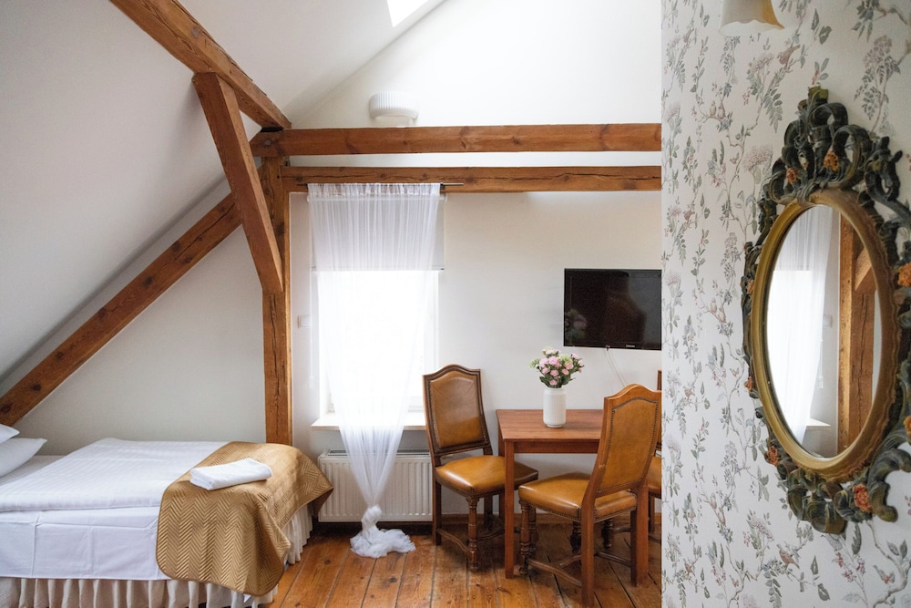 Basic Triple Room photo 1