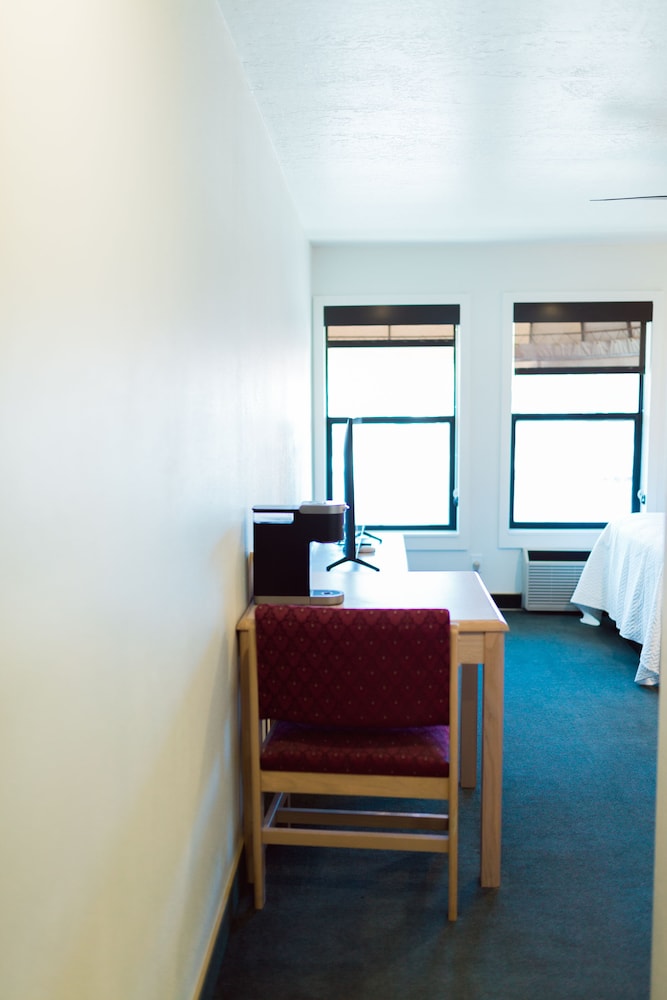 Standard Room, 2 Double Beds - Photo 8