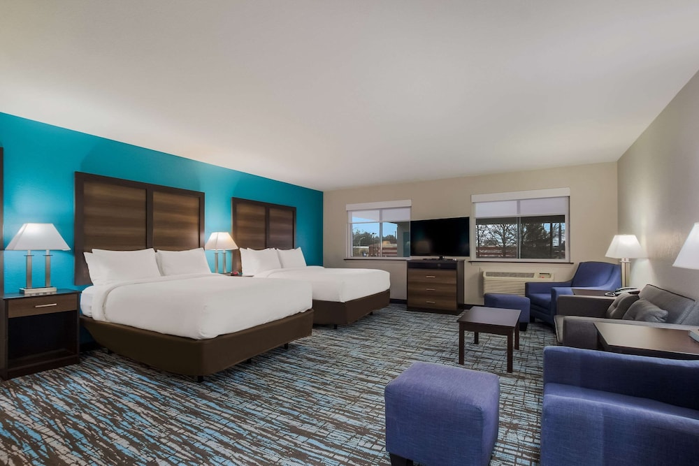 Suite, Multiple Beds, Non Smoking photo 1