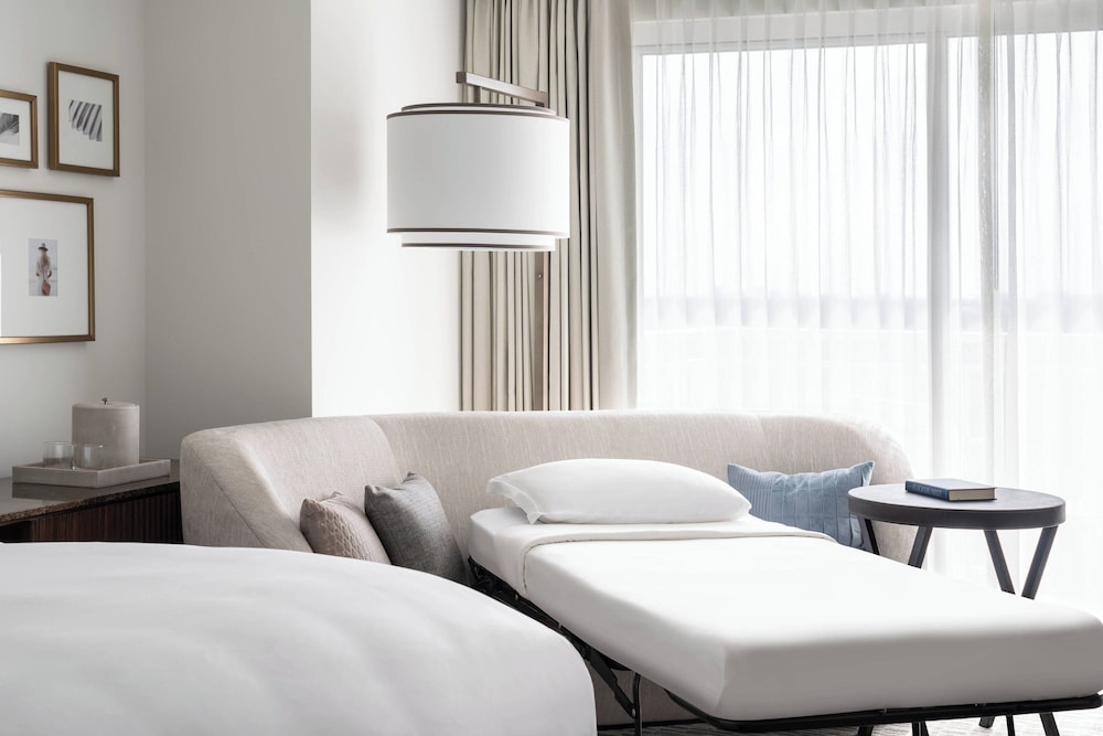 Club Room, 1 King Bed