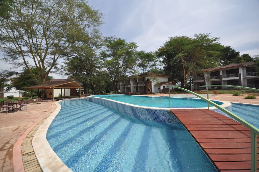 Superior Room, Pool View photo 3