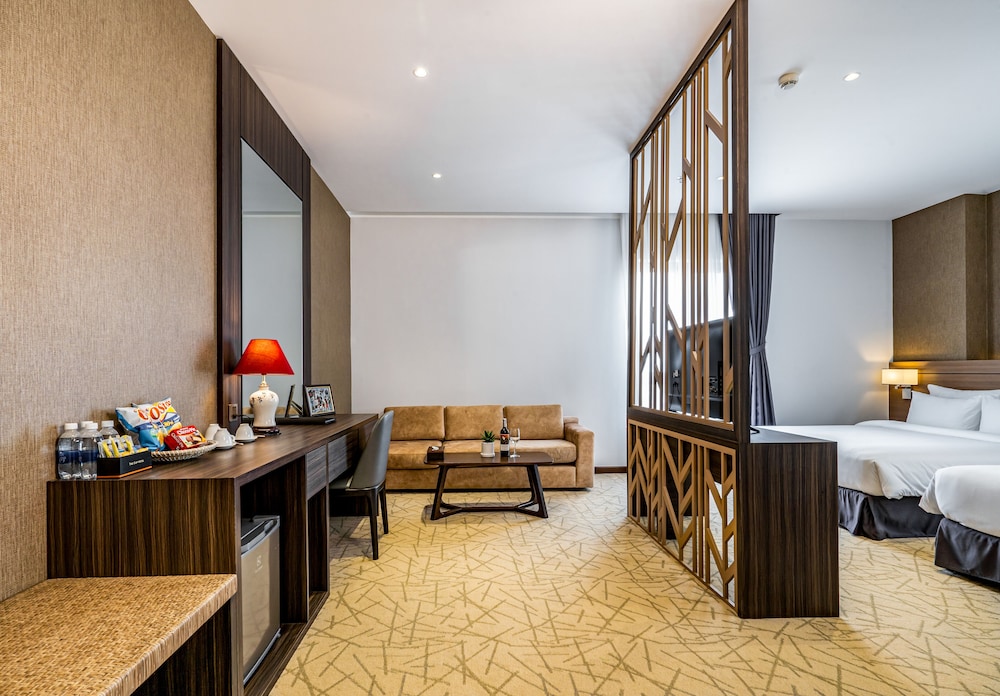 Family Suite, City View - Photo 1