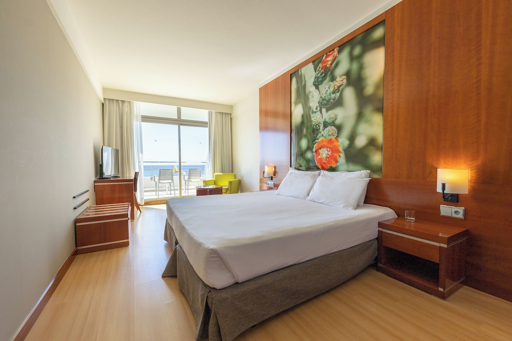 Junior Suite, Balcony (Vista Mar Premium - 2 Adults 1 Child)