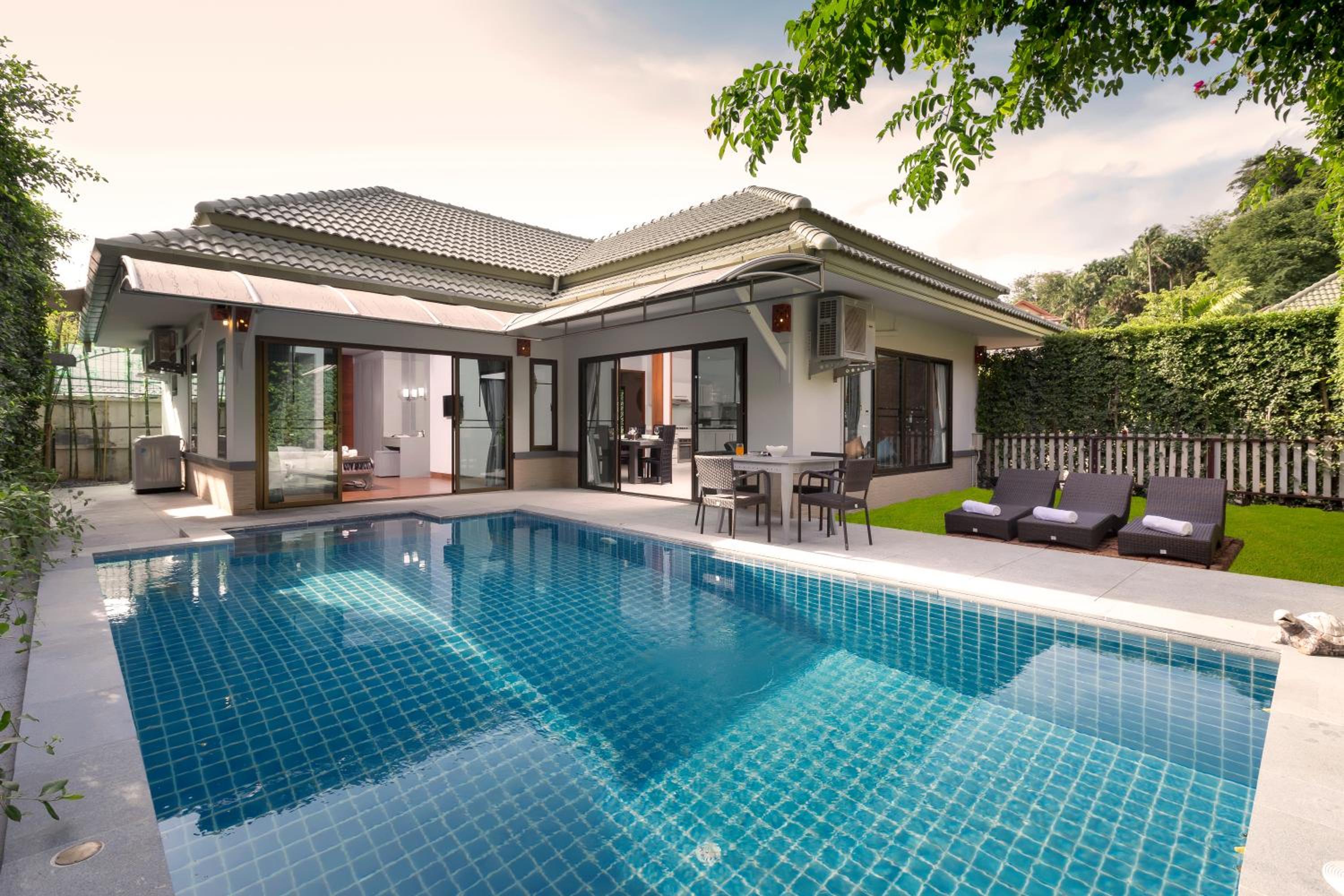 Three-Bedroom Villa photo 2