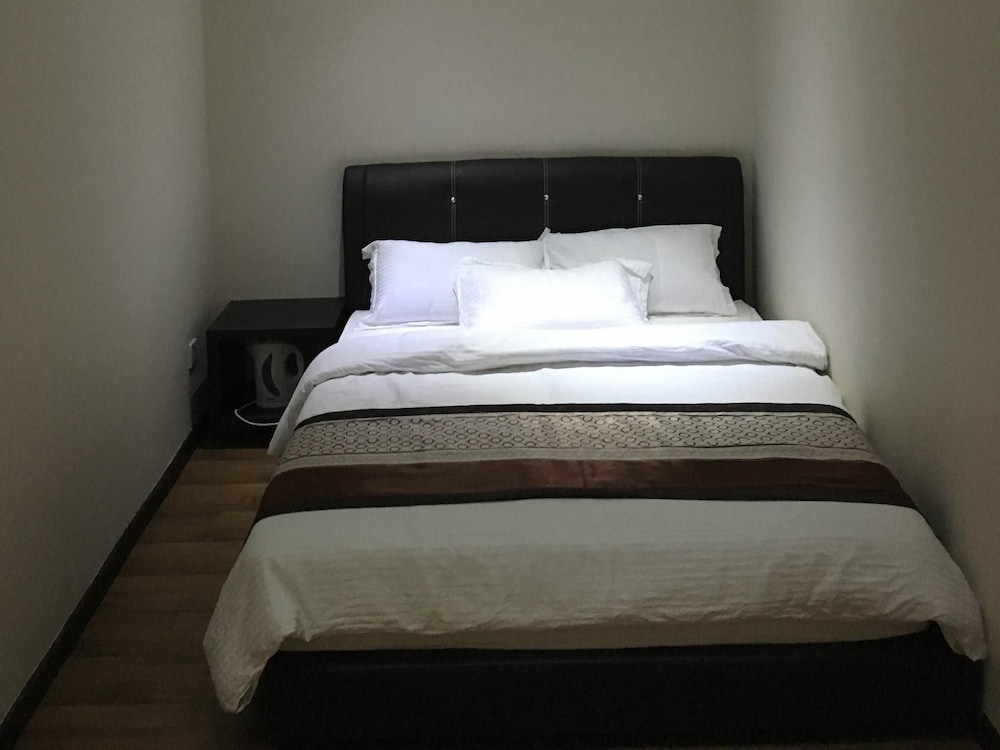 Double Room, No Windows photo 1