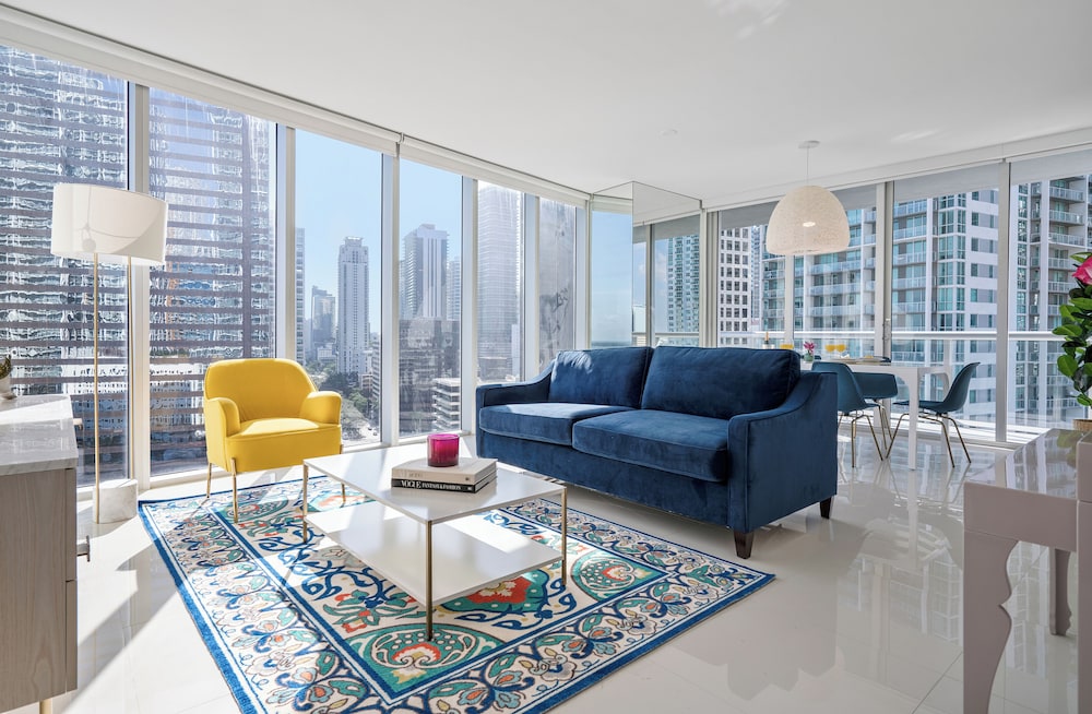 Boutique Corner Apart, 2/2, Sofa Bed, Ocean View, Balcony1808 thumbnail 6