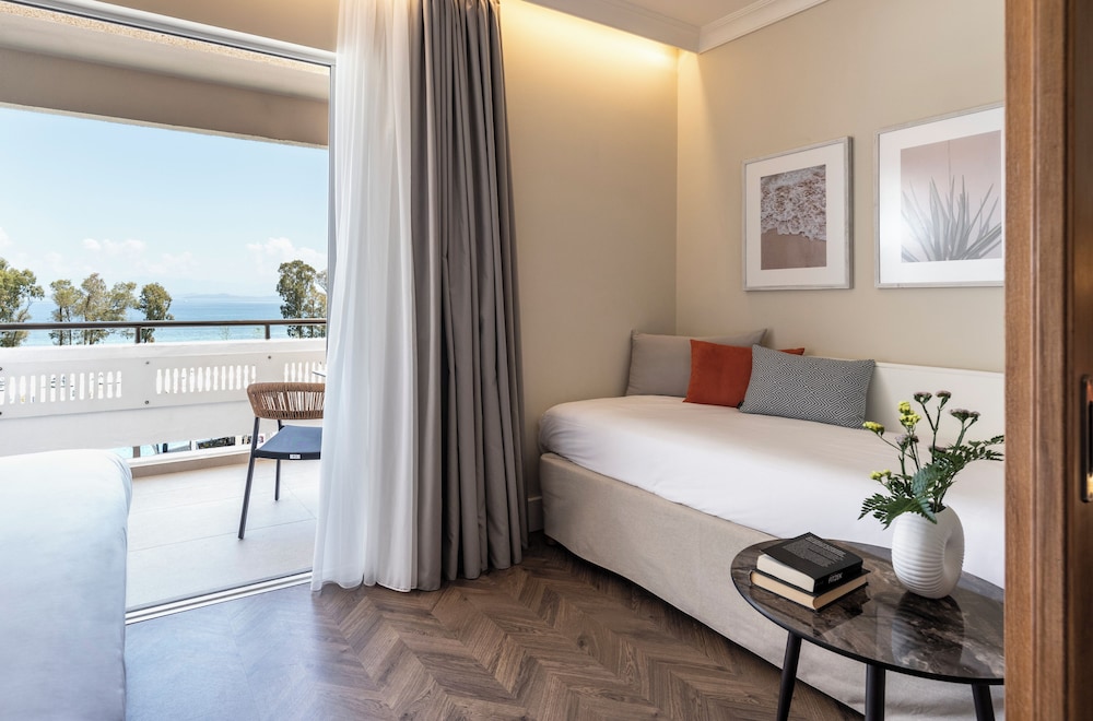Superior Triple Room, Sea View (Sliding doors)