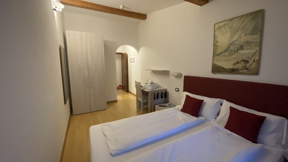 Economy Room