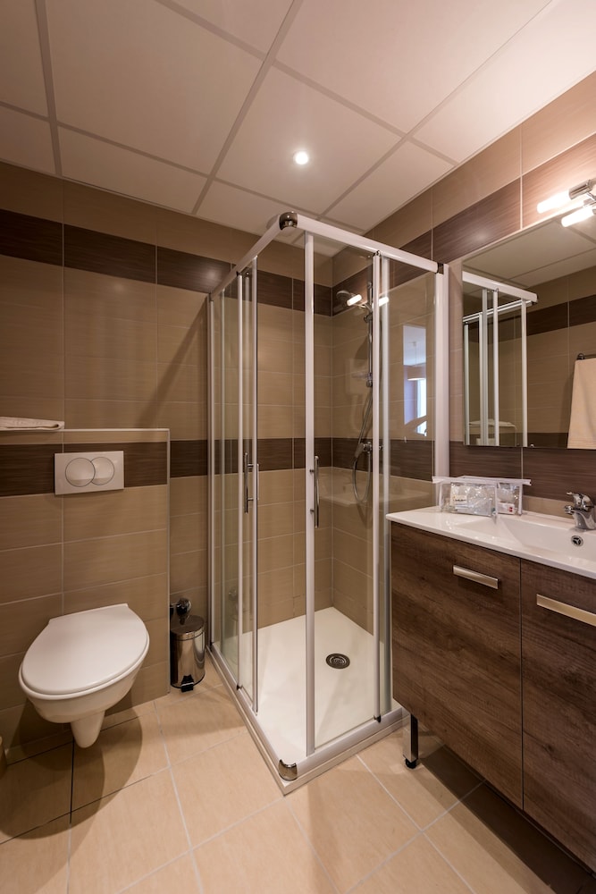 Double Room - Photo 6