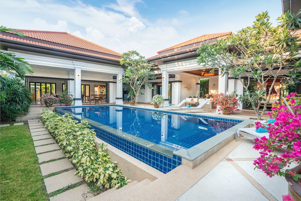 Villa Magnolia with Private Pool photo 2