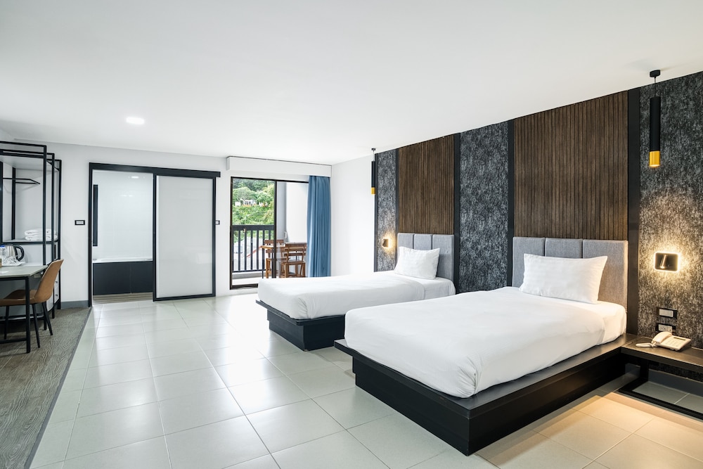 Deluxe Room - Photo 4