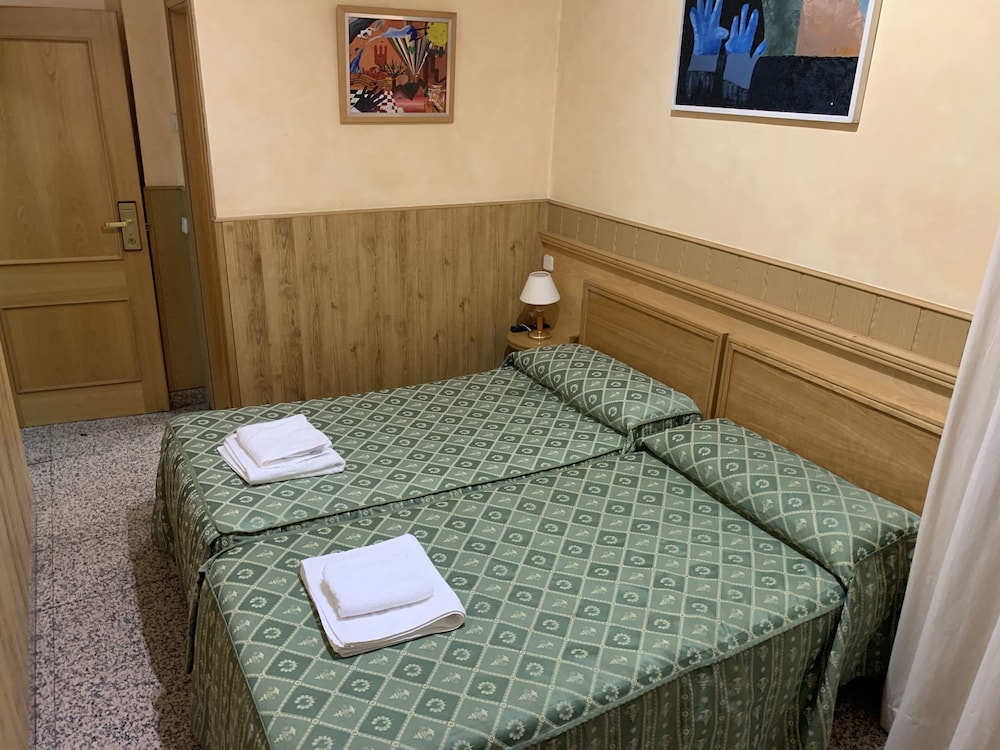 Double Room - Photo 13