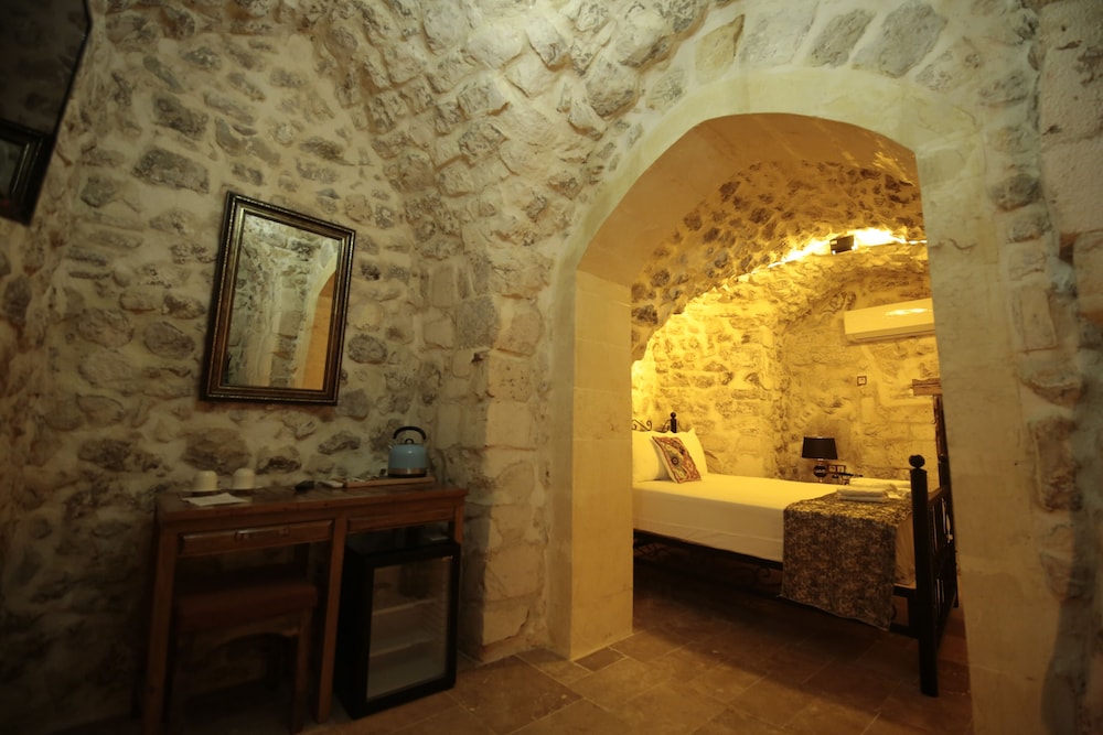 Deluxe Triple Room, Jetted Tub