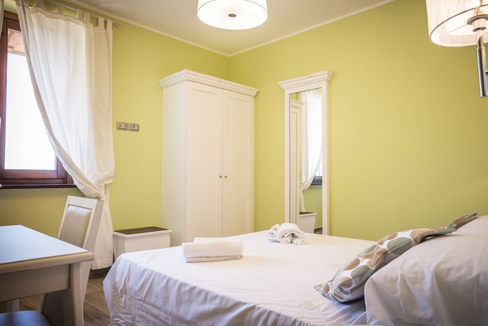 Double Room - Photo 4