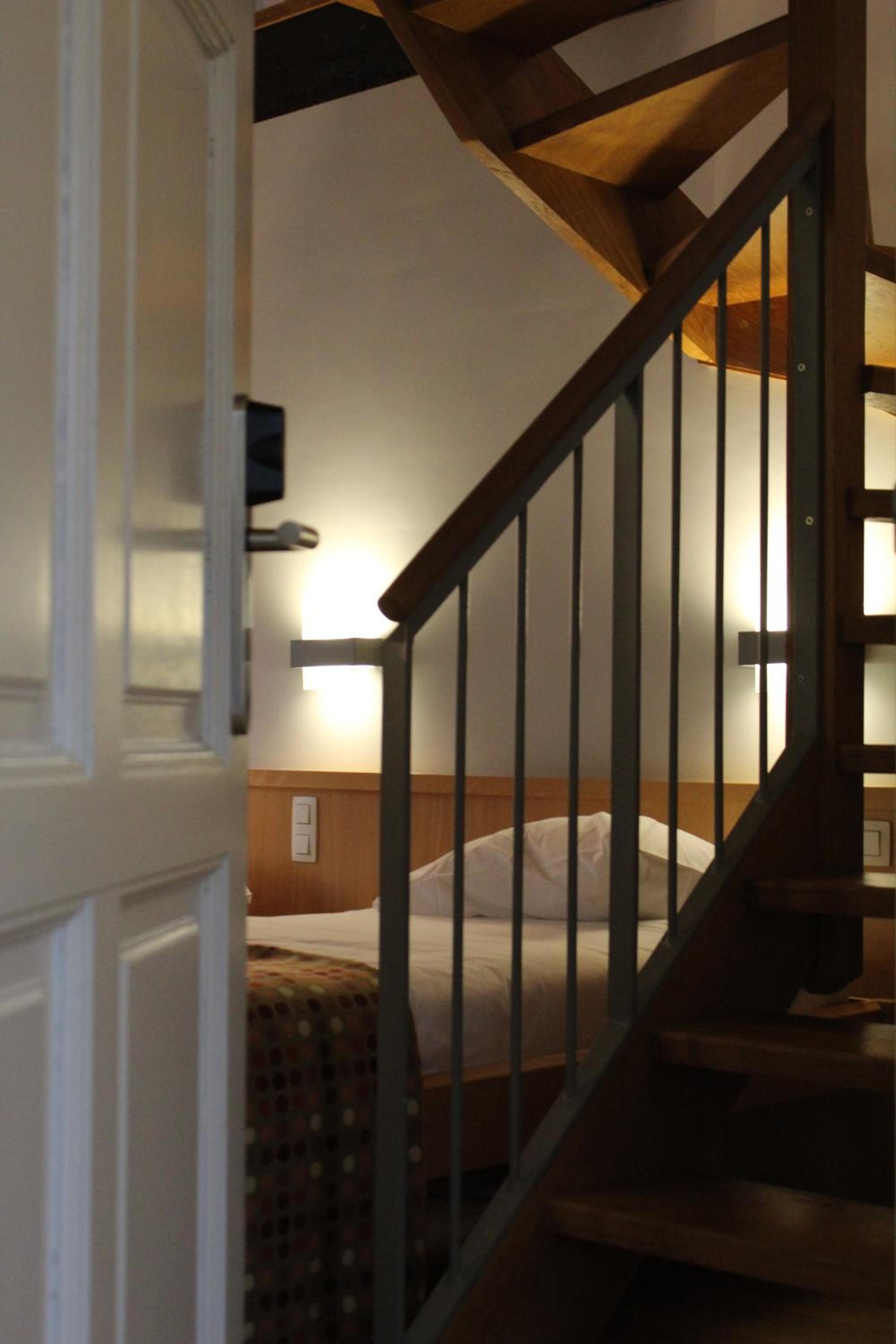 Quadruple Room with Private Bathroom - Photo 2