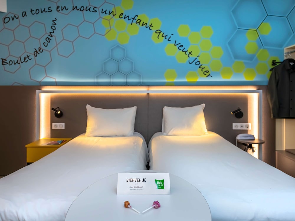 Standard Twin Room, 2 Twin Beds - Photo 1