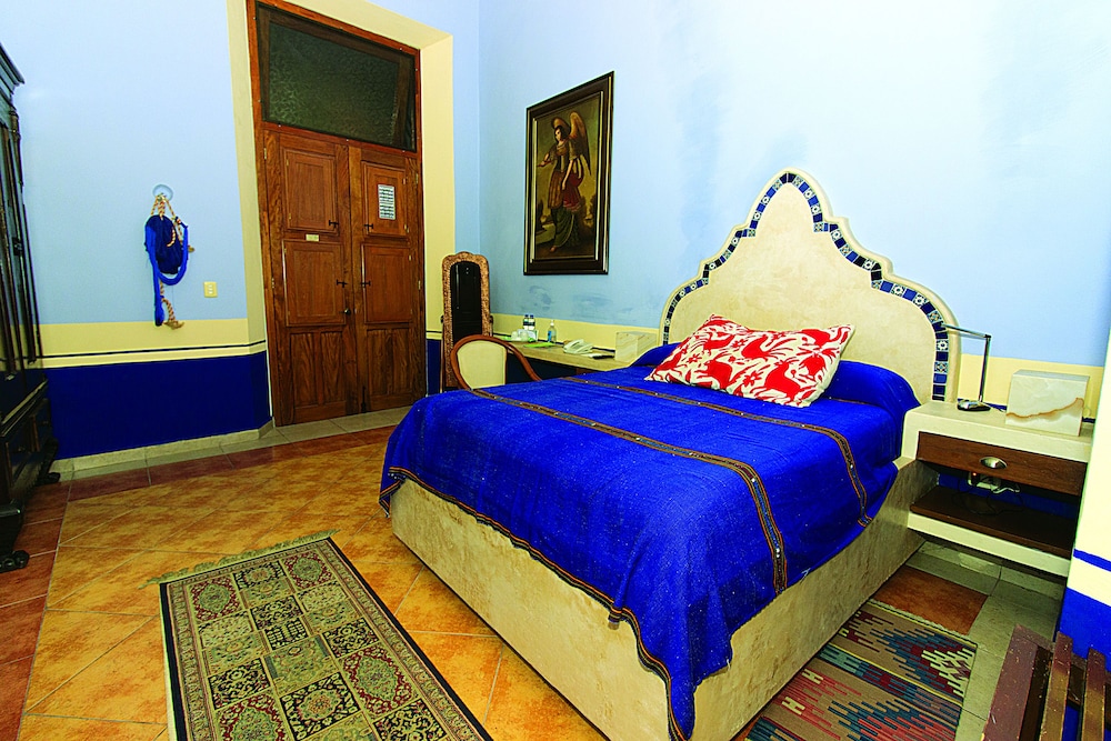 Deluxe Room, 1 Queen Bed, Jetted Tub - Photo 1