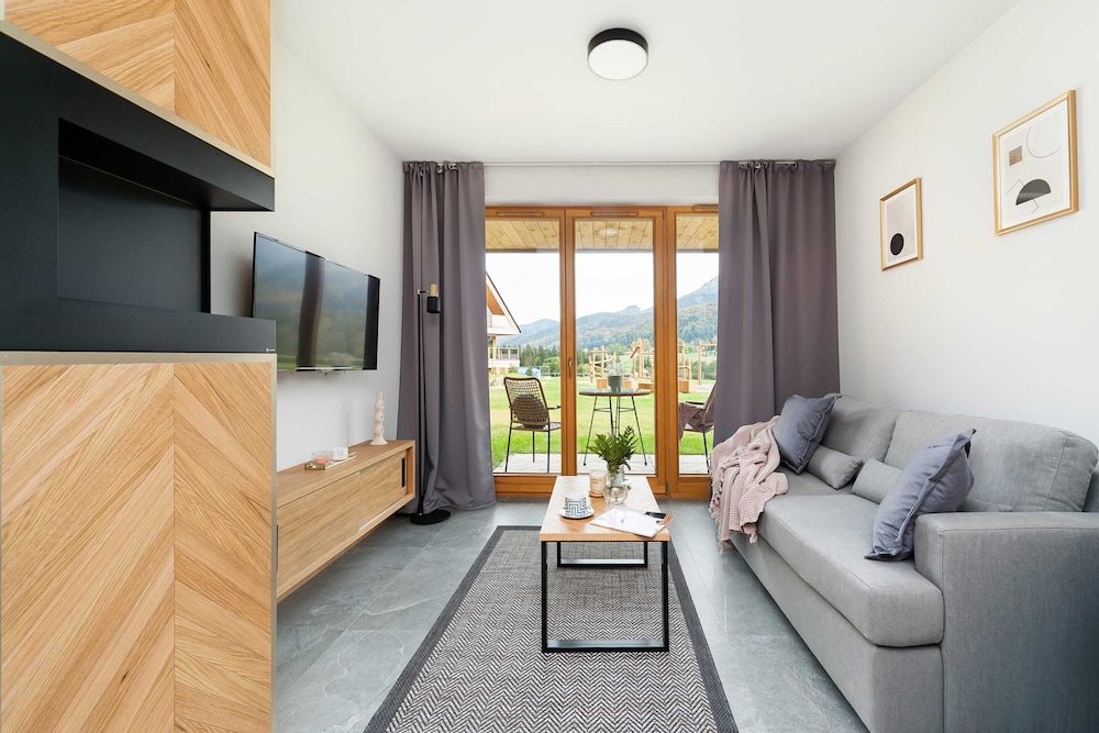 Deluxe Studio Suite