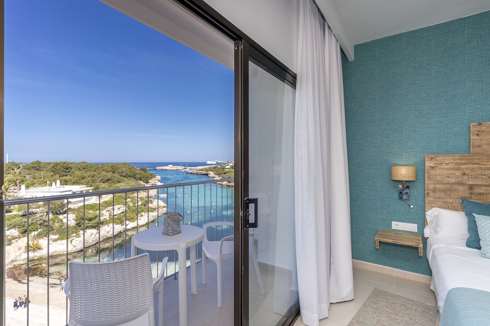 Double Room Single Use, Balcony, Sea View photo 3