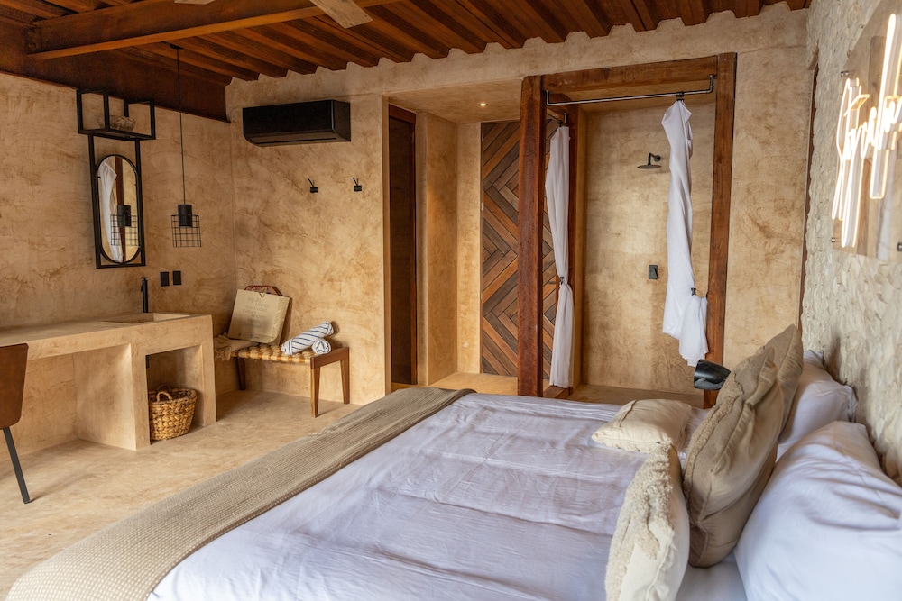 Family Room, 2 Bedrooms, Bathtub, Sea View photo 2