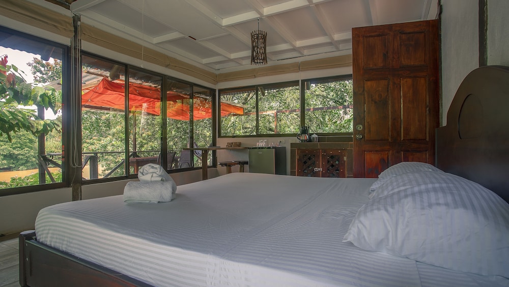 Deluxe Bungalow, 1 King Bed (Corteza) photo 3