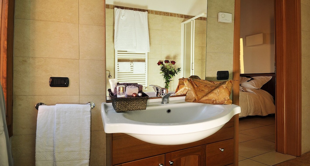 Superior Double Room, Private Bathroom photo 3