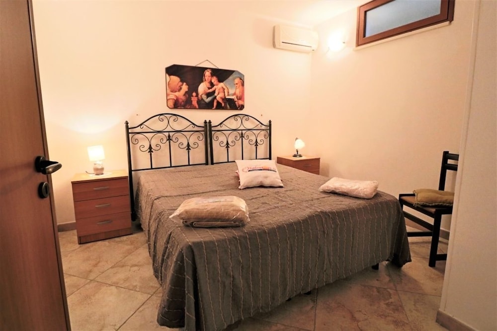 House, 4 Bedrooms, Sea View (Donna Rita) photo 1