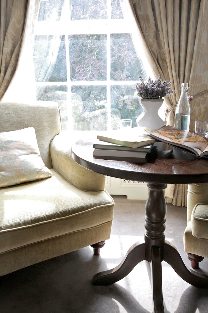 Heritage Period Style Room - Photo 3