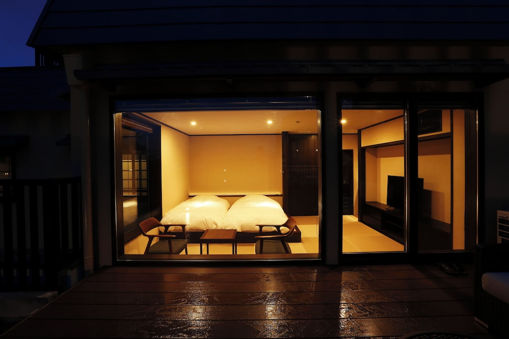Deluxe Twin Room, Balcony, Sea View photo 3