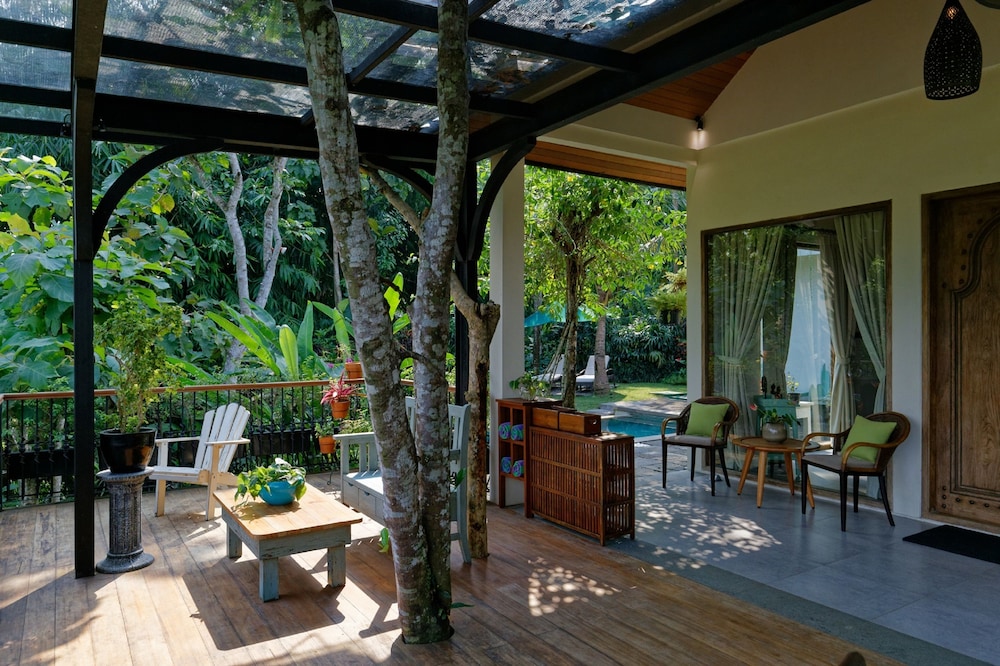 Residence Pool Villa thumbnail 6