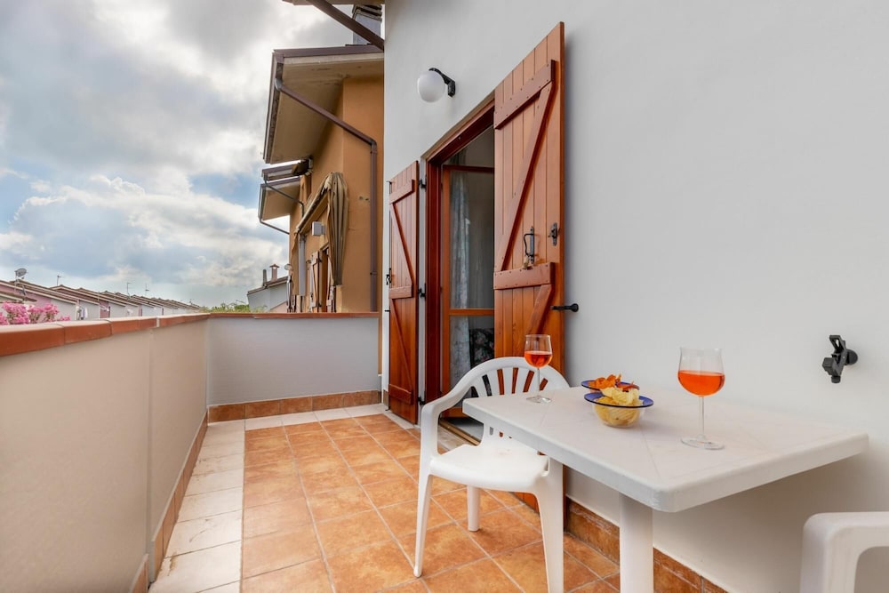 Apartment, Smoking
