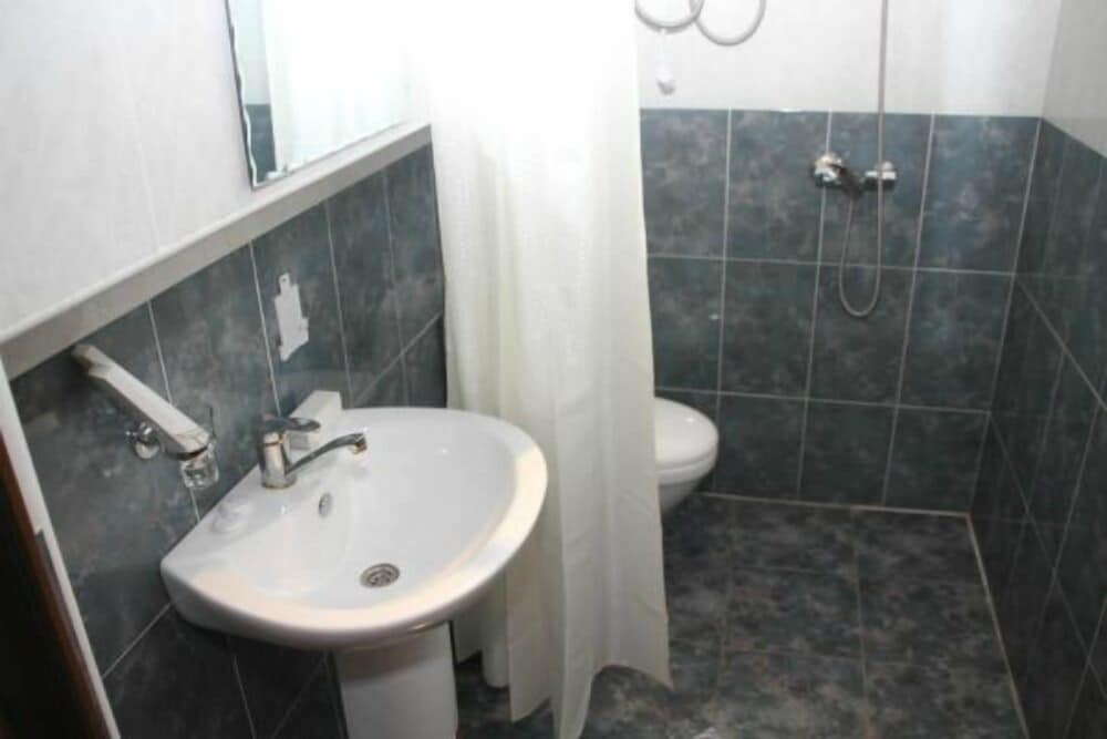 Basic Single Room photo 2