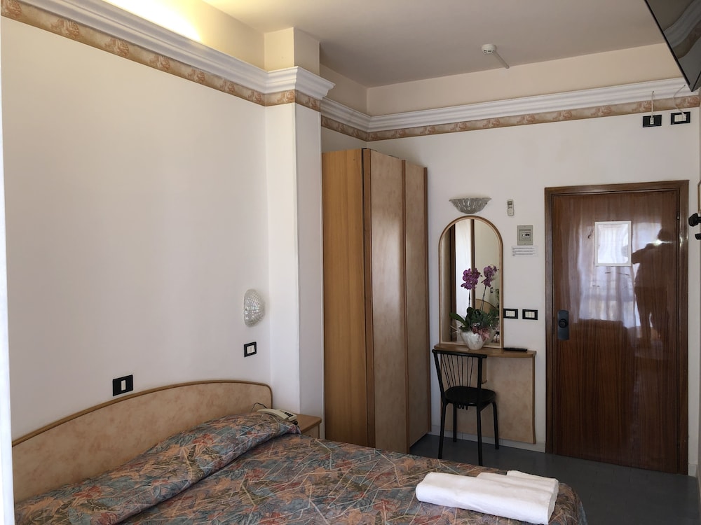 Family Quadruple Room photo 3