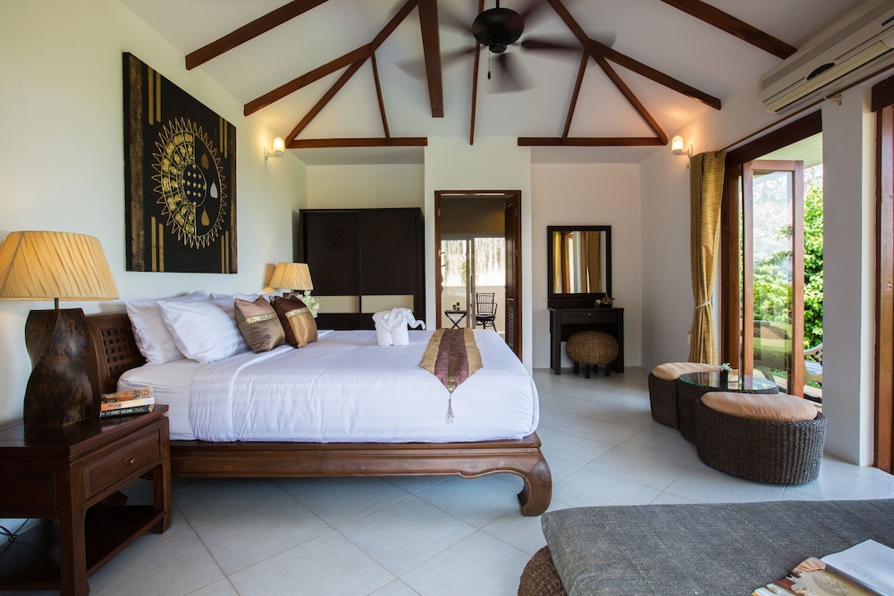 Romantic Villa photo 3