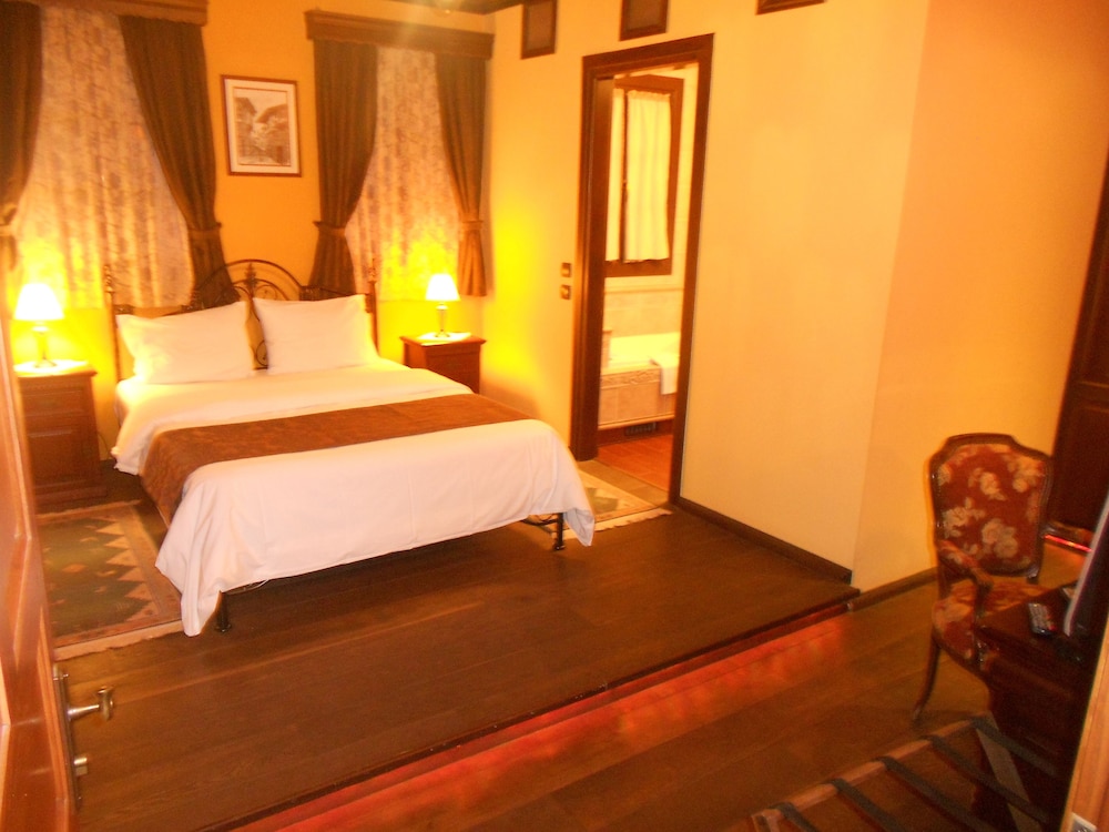 Superior Double Room - Photo 3
