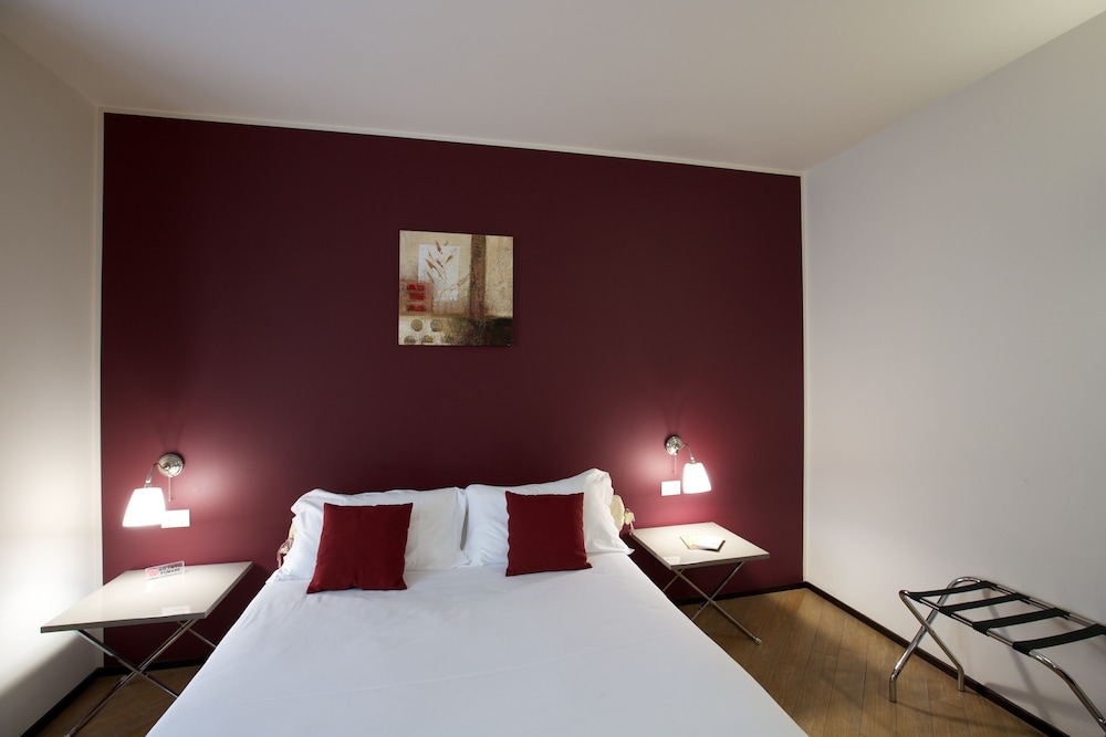 Double or Twin Room photo 2