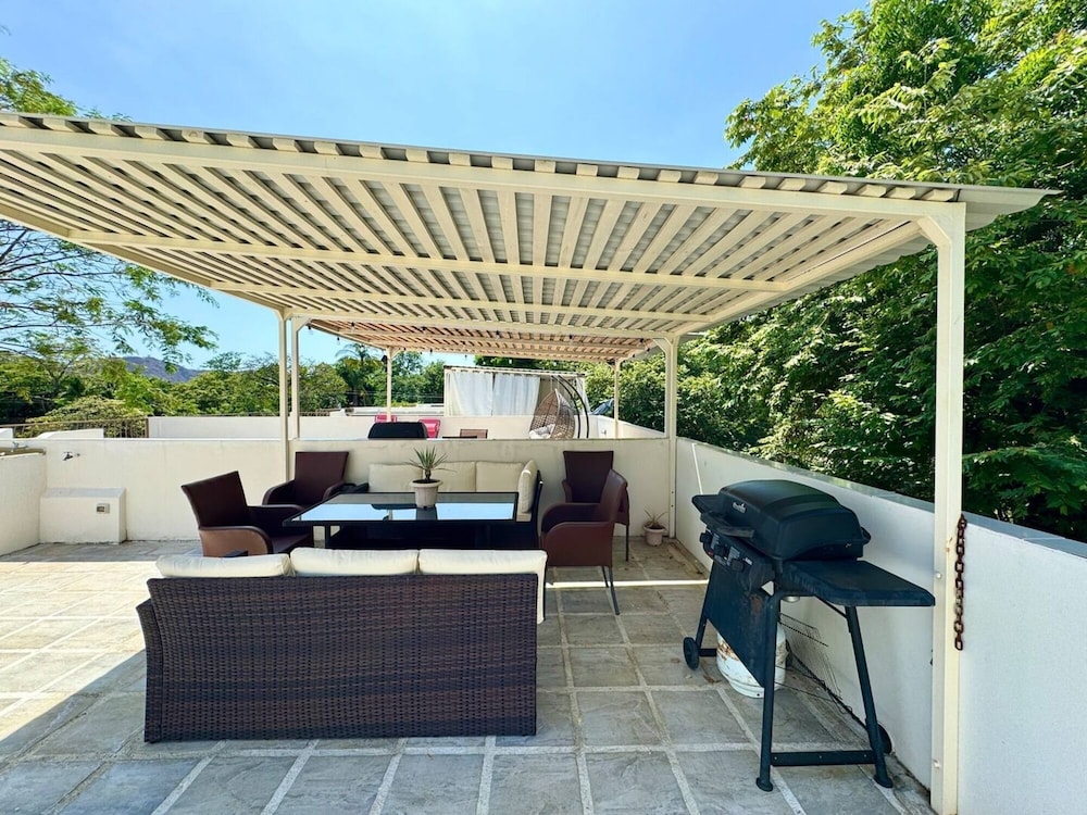 Condo, Patio, City View photo 1