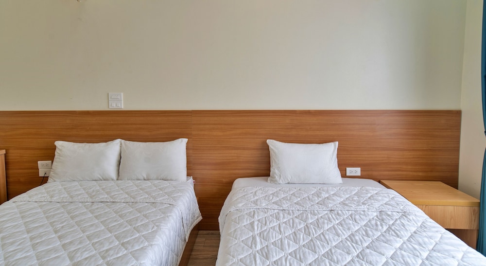 Family Quadruple Room, 2 Queen Beds, City View