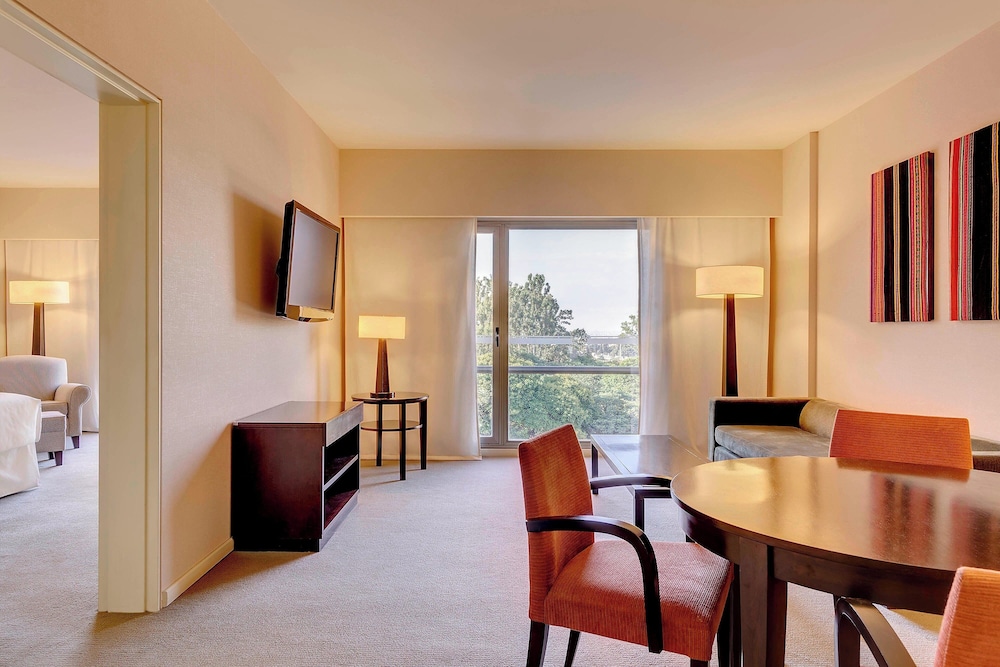 Junior Suite, 1 King Bed photo 1