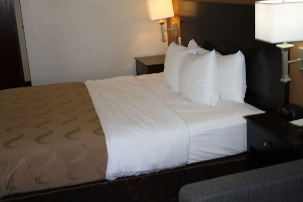 Suite, 1 King Bed with Sofa bed, Non Smoking (Upgrade) - Photo 13