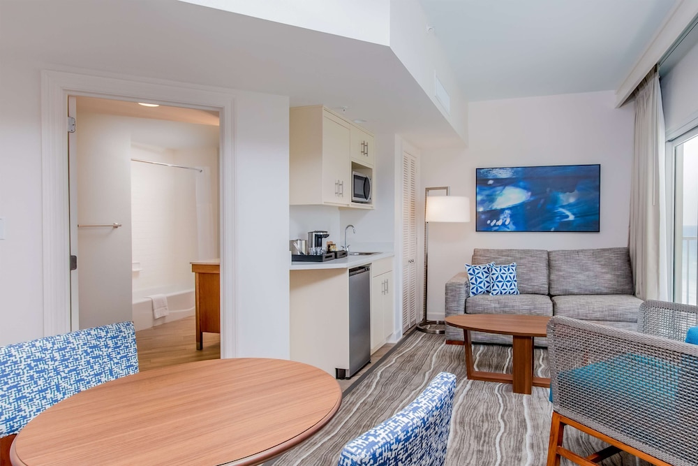 Junior Suite, 1 King Bed (Parlor, Gulf View)