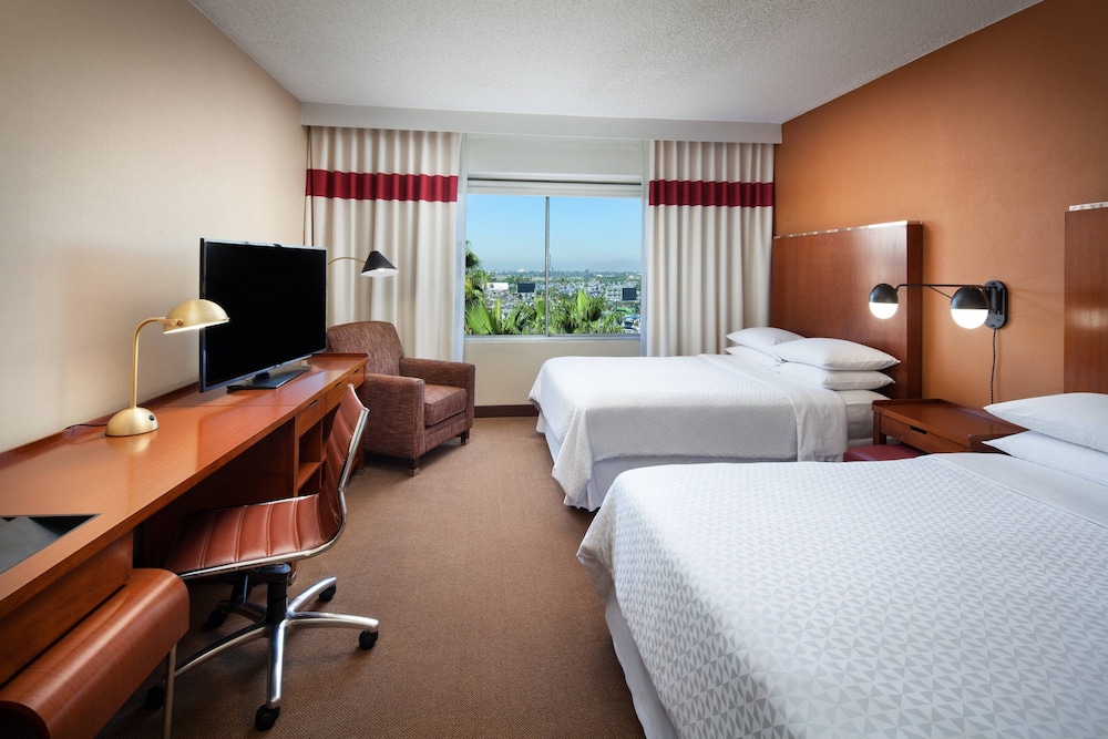 Deluxe Room, 2 Queen Beds photo 1
