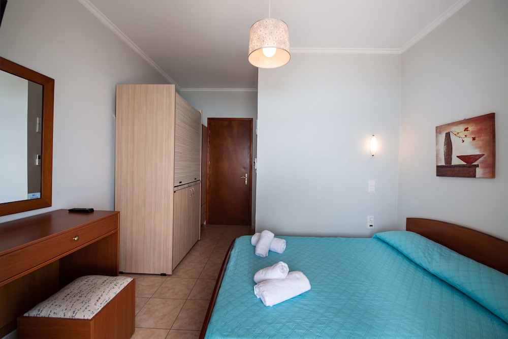 Double Room, 1 Queen Bed photo 2