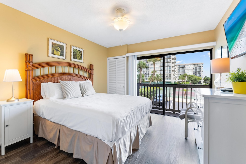Condo, Multiple Beds, Lake View (C103)