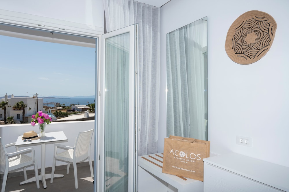 Daylight Wing Superior Suite Sea View - Photo 6